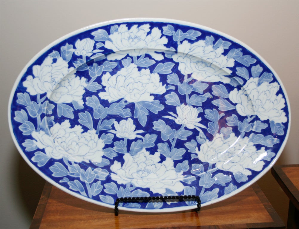 Pair of Blue-and-White Platters In Excellent Condition In Hinsdale, IL