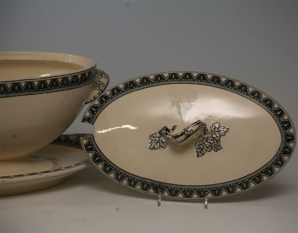 Copelands Creamware Suppenterrine und Unterteller (20. Jahrhundert) im Angebot