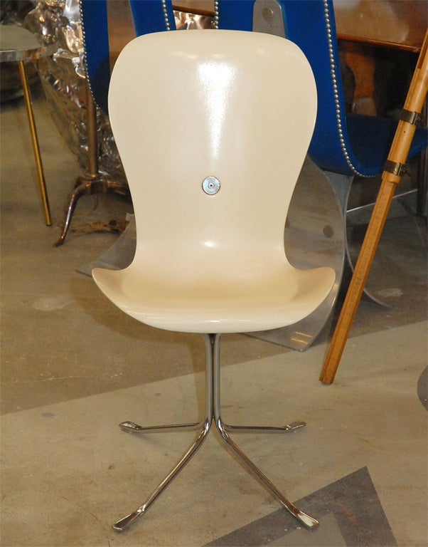 Gideon Kramer White Ion Chair, Seattle