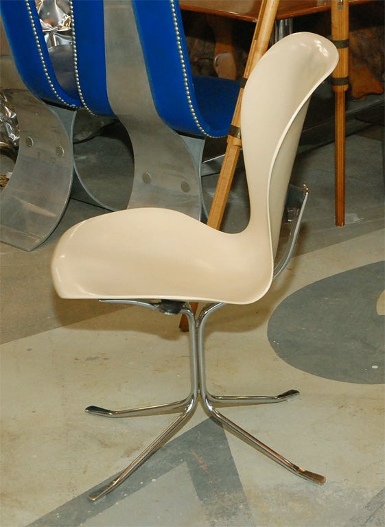 Ion Chair by Gideon Kramer 1