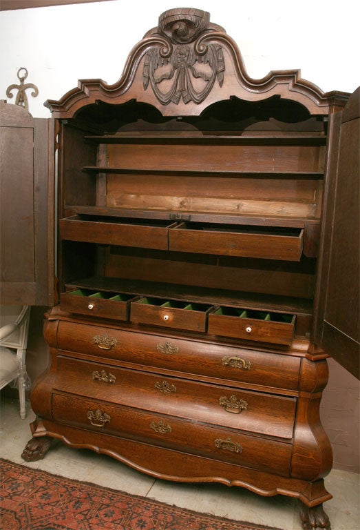 19th C. Dutch Linen Press In Excellent Condition In Sheffield, MA