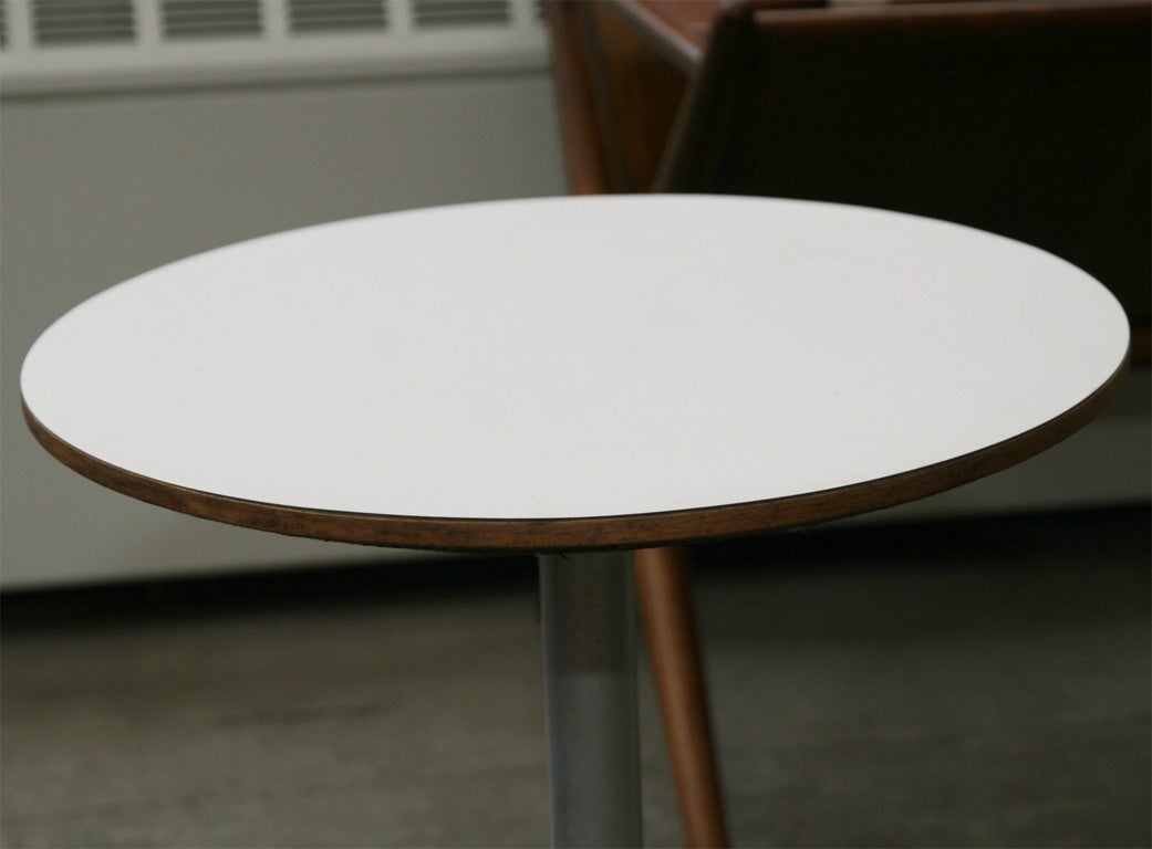 George Nelson for Herman Miller Swag Leg Drink Table In Excellent Condition In New York, NY