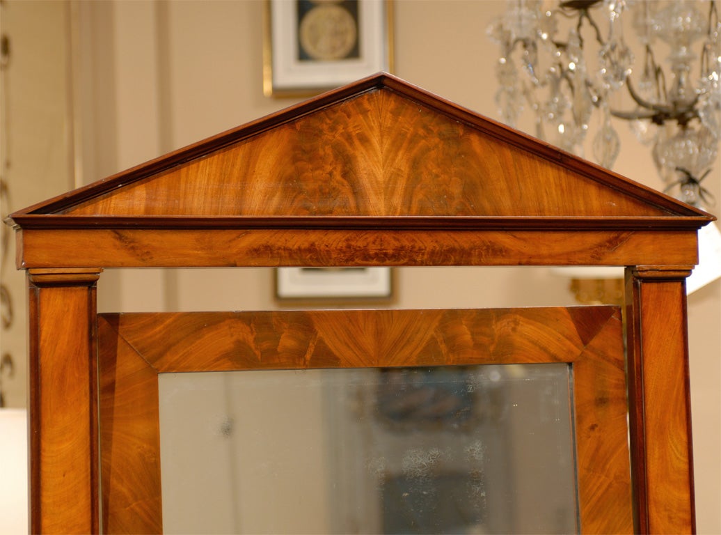 Unusual Empire Mahogany Chest with Dressing Mirror,  ca. 1810 In Good Condition For Sale In Atlanta, GA