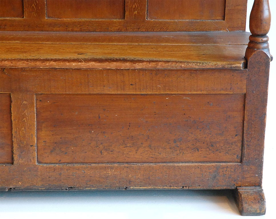 Pine EARLY 19THC SETTLE IN ORIGINAL PAINT FROM PENNSYLVANIA