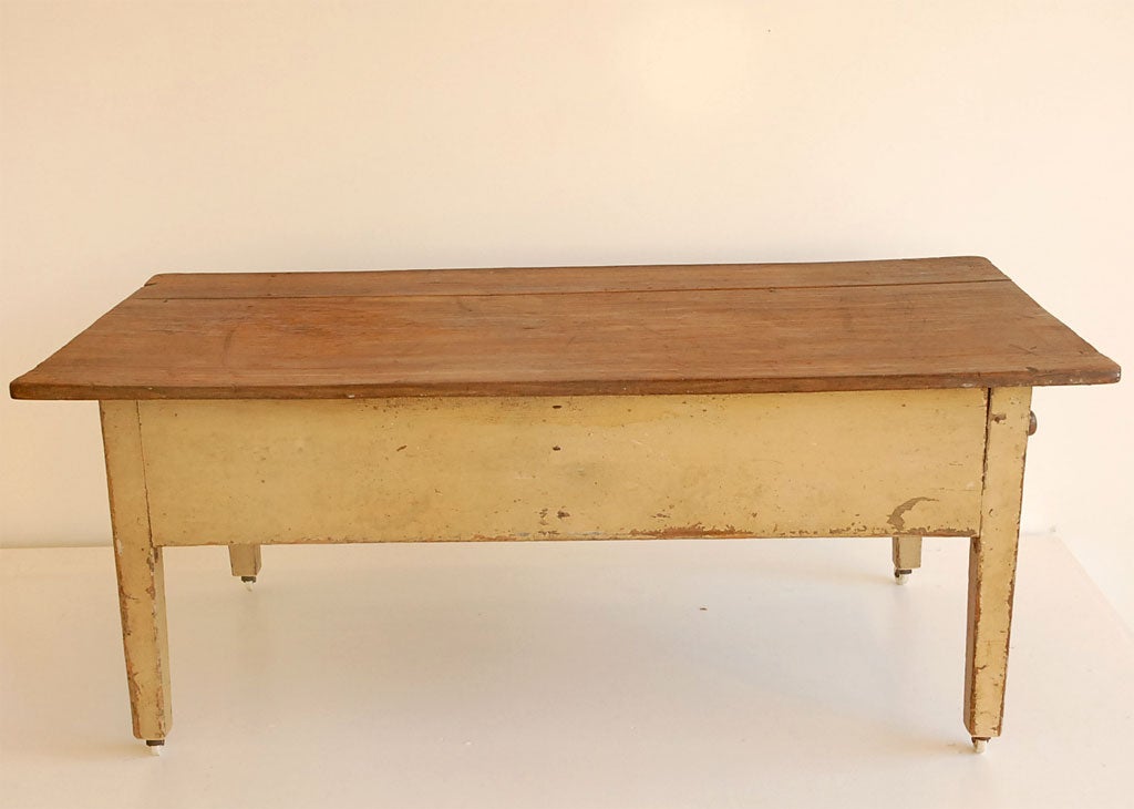 American 19THC DOUBLE DRAWER COFFEE TABLE