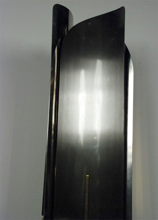 Laiton Lampe de table sculpturale en travertin et acier inoxydable des années 1960 par Reggiani en vente
