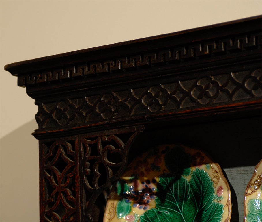 Gorgeous English Fretwork Shelf worked in Chippendale style In Good Condition For Sale In Atlanta, GA