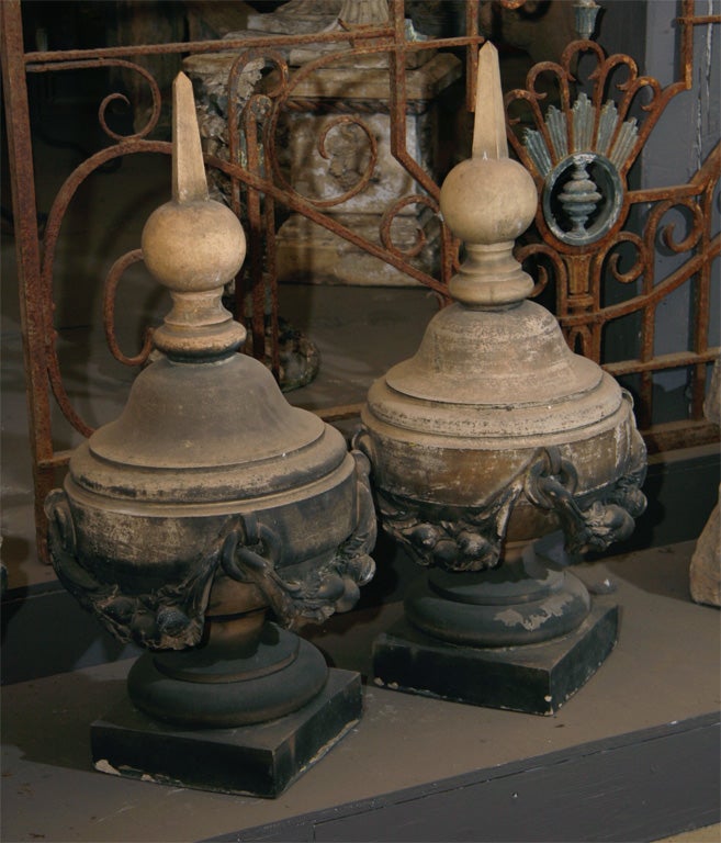 Stoneware Set of four 19th century English stoneware finials For Sale