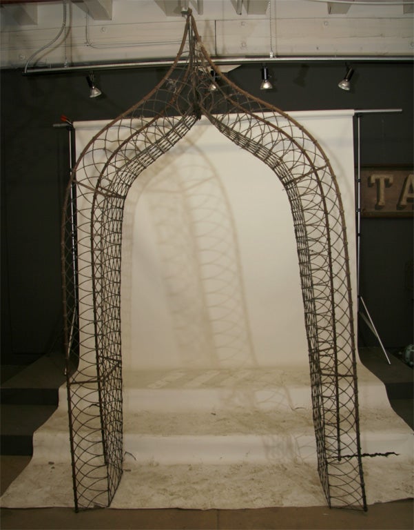 Wirework English rose arch