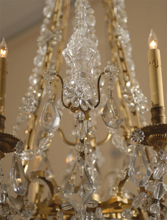 Dorato Lampadario a 8 luci in bronzo dorato e cristallo tagliato, Francia, 1880 ca. in vendita