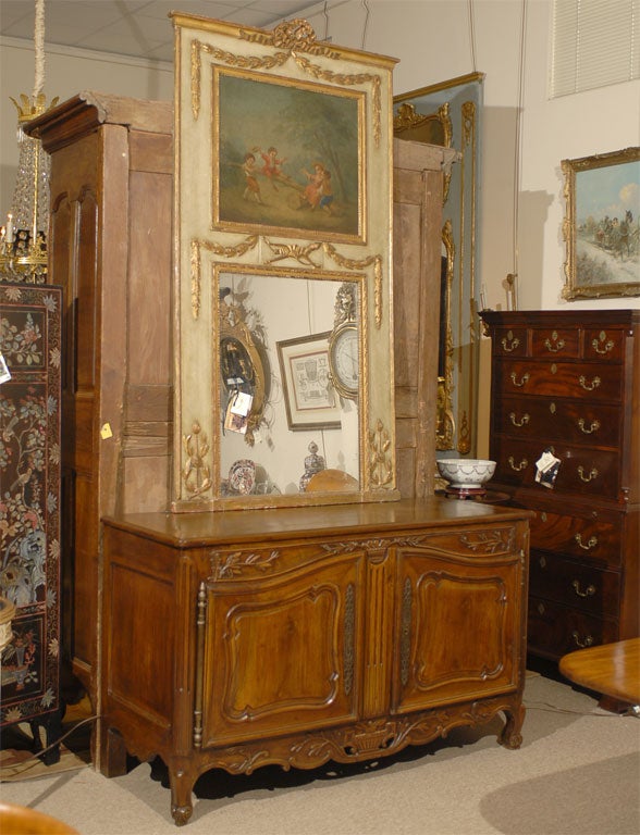 Fine Louis XVI period Buffet in Walnut, Provence, France c. 1780