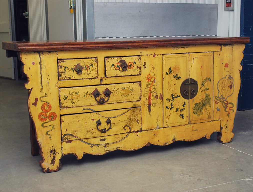 Mid-late 19th century Q'ing Dynasty golden painted Shandong chest.