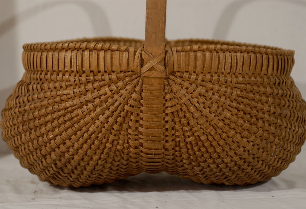 Large North Carolina Split Oak Fanny Basket In Excellent Condition In Los Angeles, CA