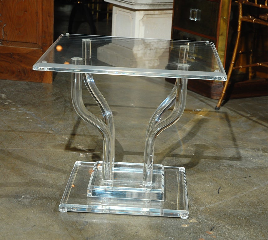 Mid-Century Lucite Occasional Table In Good Condition In Los Angeles, CA