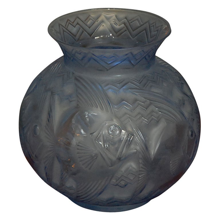 D
Avesn "Blue Fish" molded glass vase