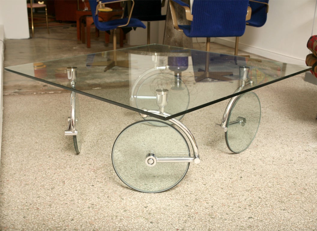 Cocktail Table in the Style of  Gae Aulenti 2