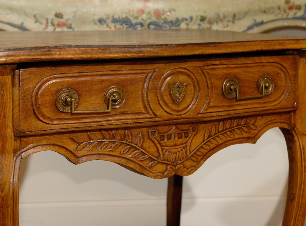 18th Century French Walnut Louis XV Side Table In Excellent Condition In Atlanta, GA
