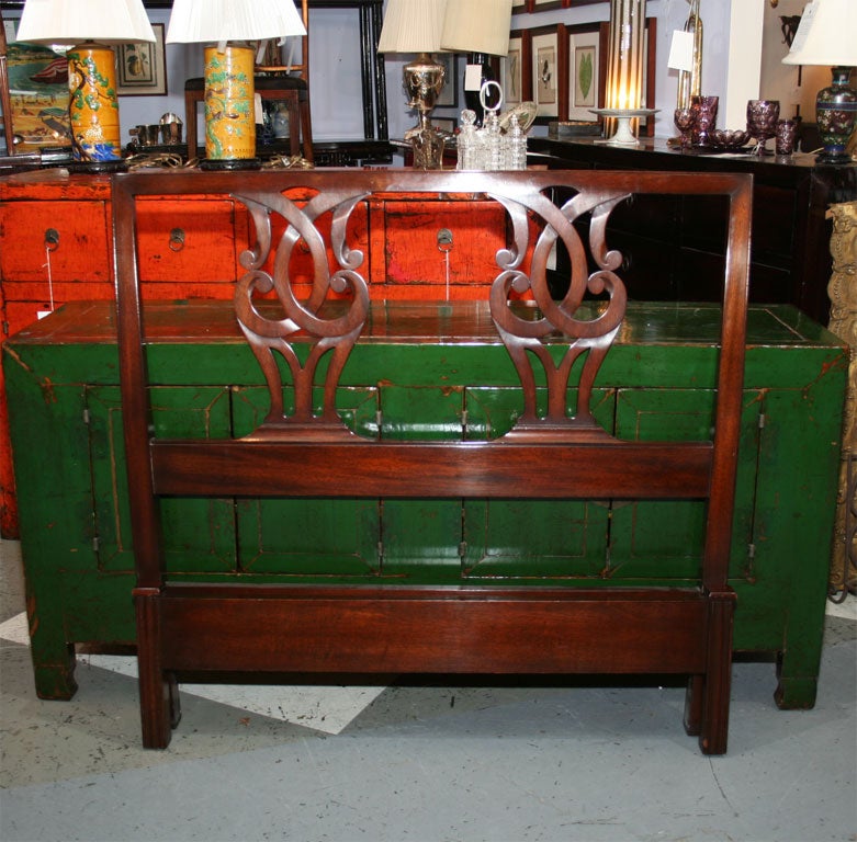 This is a pair of twin headboards with a strong and elegant design.  The wood is mahogany.   It is in wonderful condition.