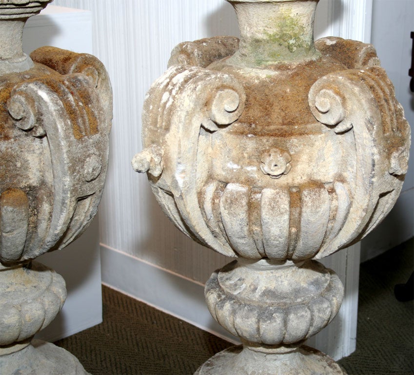 stone pineapple finial