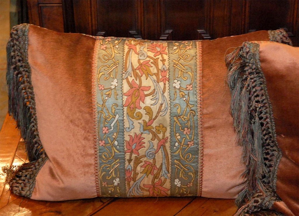 Single Antique Embroidered Textile Pillow In Excellent Condition In Los Angeles, CA