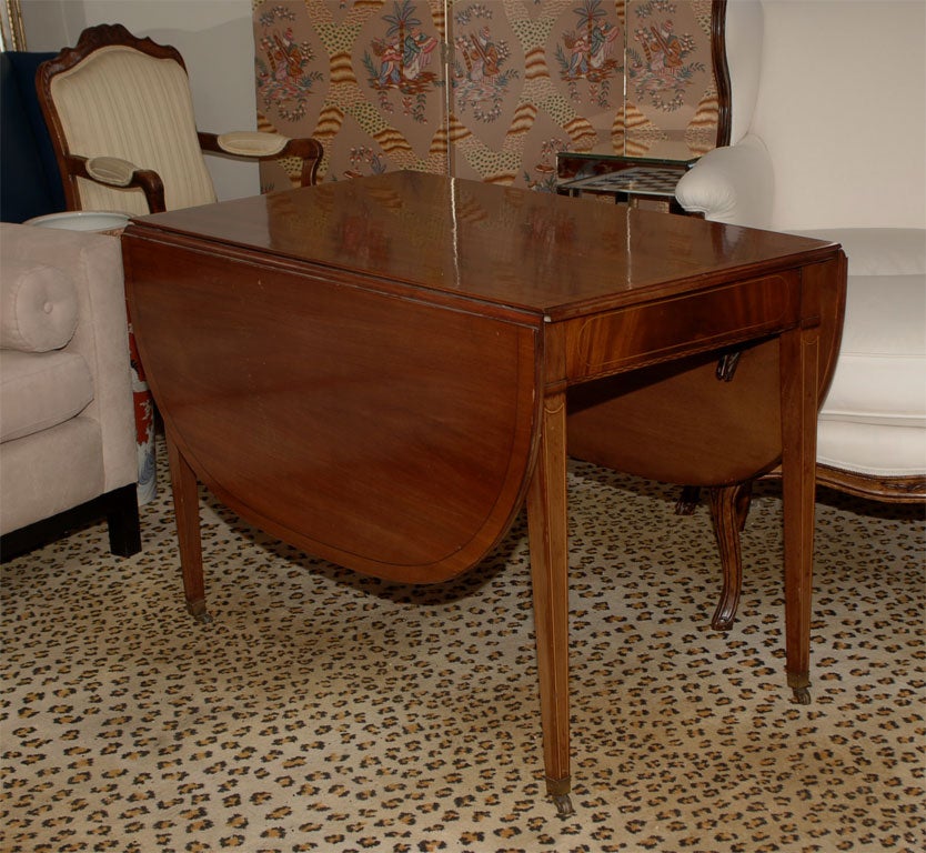 Federal Style Drop Leaf Dining Table with 2 extra leaves