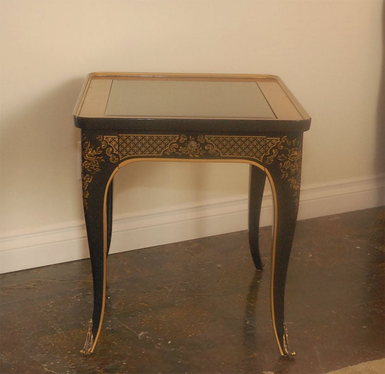 American Pair of Vintage Drexel End Tables/Night Stands For Sale