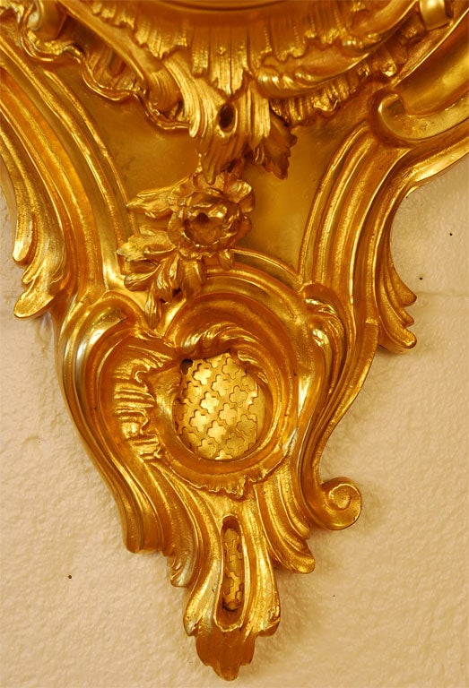 Doré Horloge de Cartel de style Louis XV en vente
