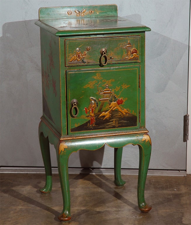 Chinoiserie Decorated Cupboard / Cabinet In Good Condition For Sale In Culver City, CA
