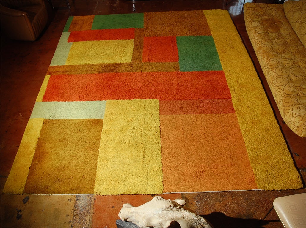 GREAT YET SIMPLE, HAND WOVEN 100% WOOL CARPET. RICH VIBRANT COLOR IN BLOCK DESIGN.
