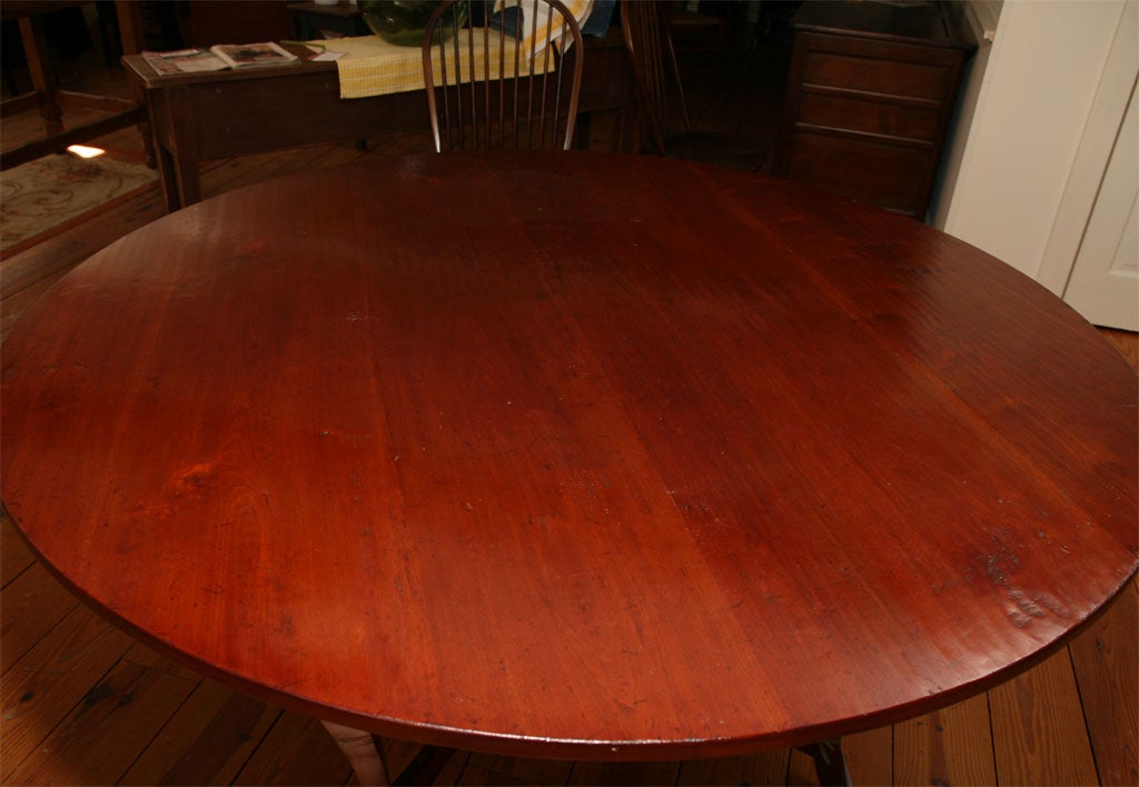 Contemporary Reproduction Round Table