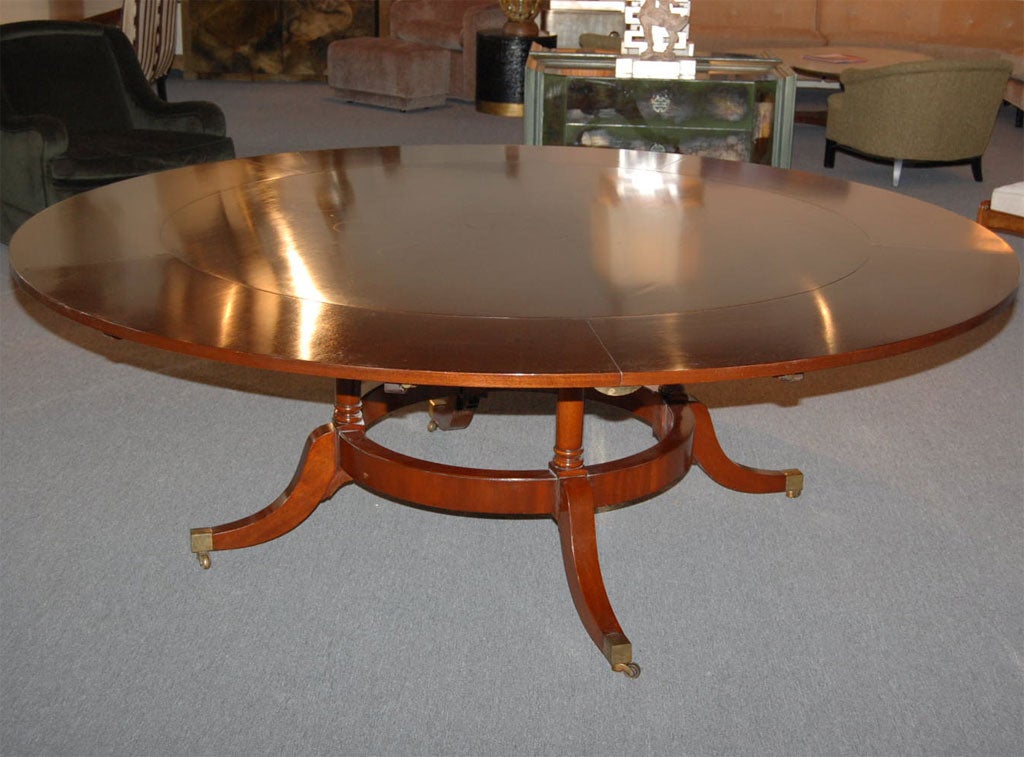 Late 20th Century EXQUISITE NEO-CLASSICAL STYLE EXPANDABLE MAHOGANY DINING TABLE