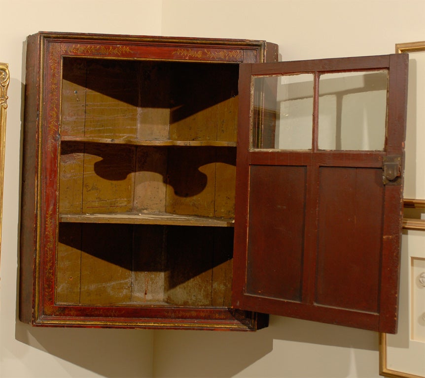 19th Century Chinoiserie Red Lacquer Hanging Corner Cupboard For Sale 2