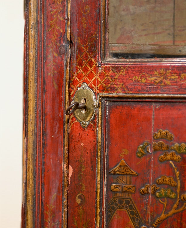 19th Century Chinoiserie Red Lacquer Hanging Corner Cupboard For Sale 4