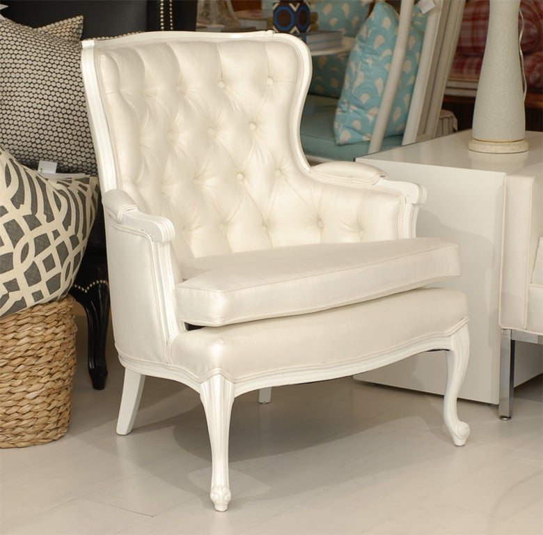 Pair of Tufted White Chairs For Sale at 1stDibs
