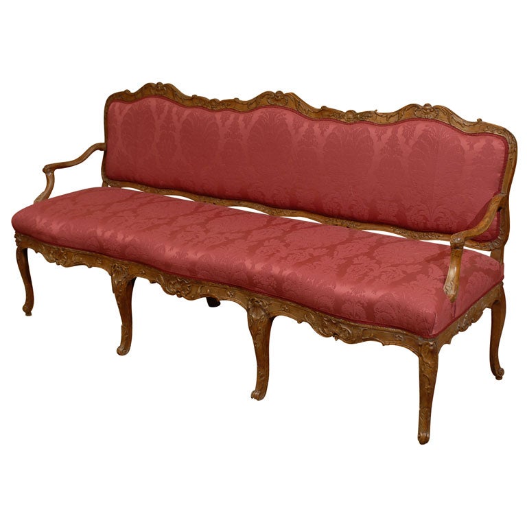 Early Louis XV Period Canape in Carved Beechwood, c. 1730 For Sale