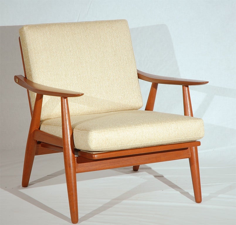 Pair of Hans Wegner GE270 arm chairs designed in 1950 and produced by Getama