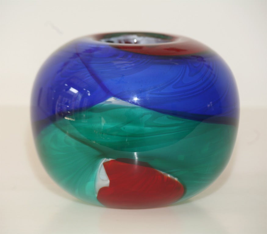 Very heavy, handblown glass vase with abstract colors inlay.
Unique piece by S. Toso.