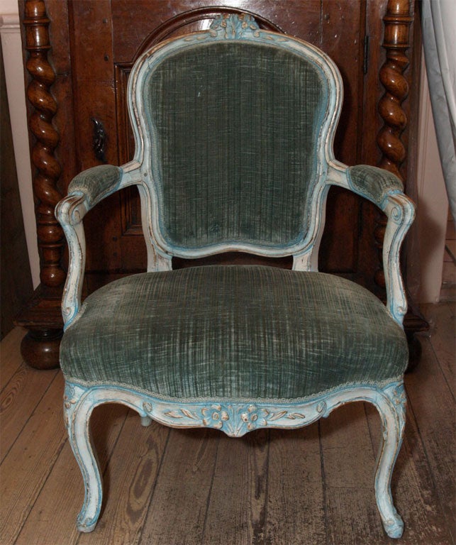 French Pair of Louis XV Fauteuils For Sale