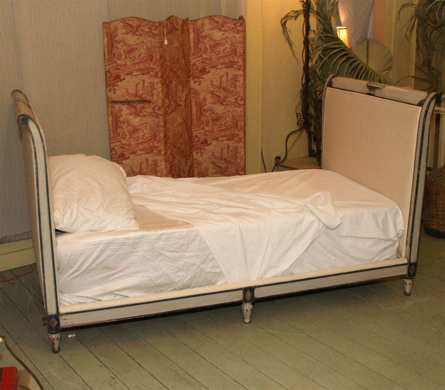 Directoire Style Day Bed
