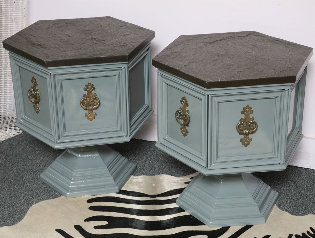 PR/ HOLLYWOOD REGENCY  HEXAGONAL SIDETABLES