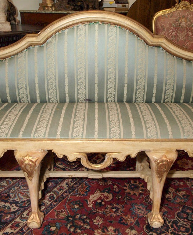 VENETAIN PAINTED AND PARCEL GILT HALL BENCH 4