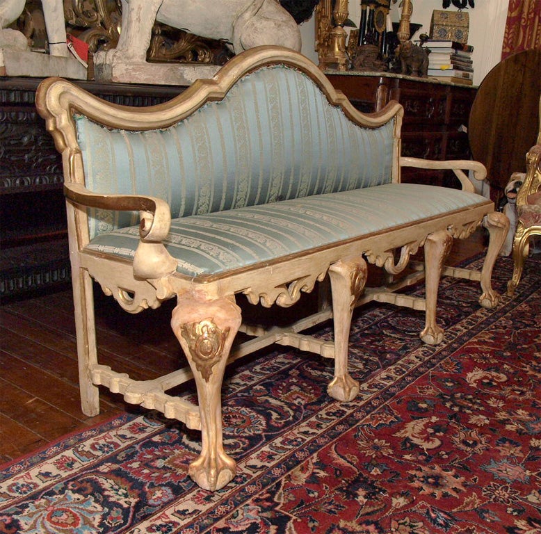 Venetian painted hall setee with removable back and refreshed paint and gilt
