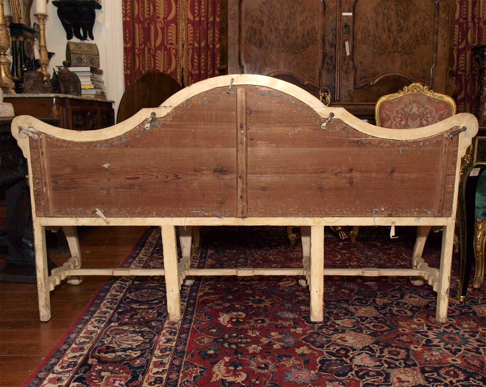 VENETAIN PAINTED AND PARCEL GILT HALL BENCH 5