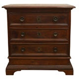 Tuscan Late 17th-Early 18th Century Walnut Chest of Drawers