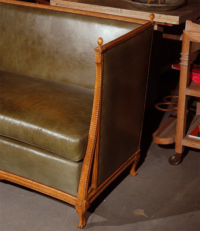 Edwardian Loveseat In Good Condition For Sale In Los Angeles, CA