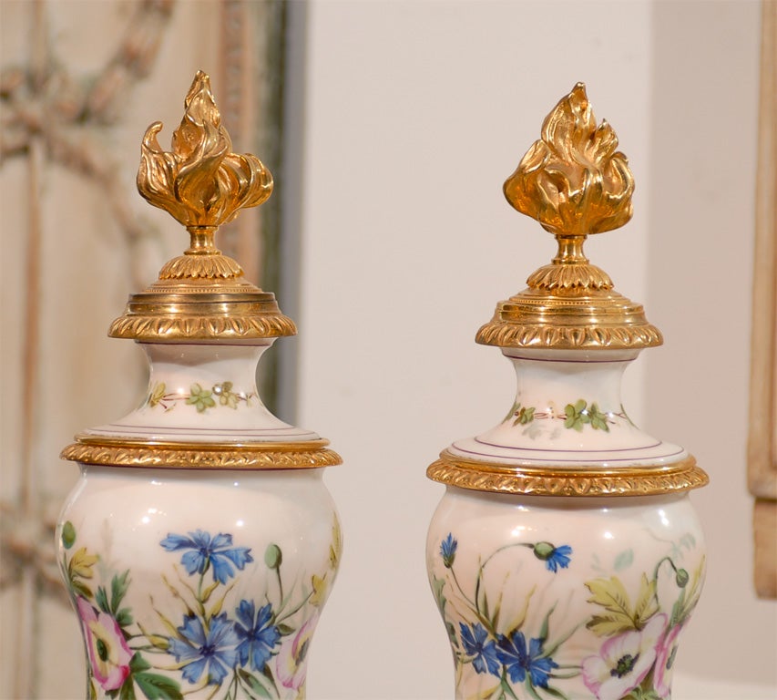 Pair of 19th Century French porcelain flambeaus In Excellent Condition In Atlanta, GA