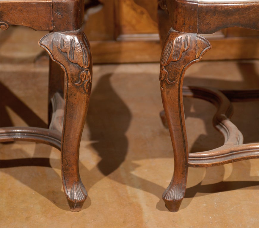 Walnut Set of Six Rococo Style 19th Century Dining Room Chairs with Tall Pierced Backs