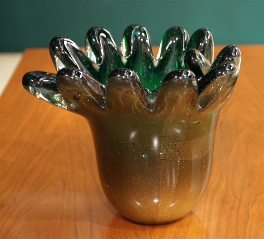 Glass Vase with Green Interior by Archimede Seguso, Italian 1960 For Sale 2