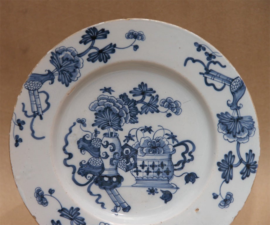 18th Century English Deflt Plate In Good Condition In Greenwich, CT