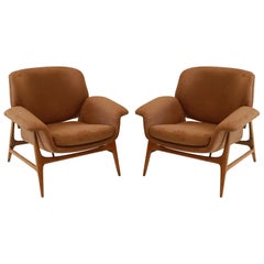 A Pair of Lounge Chairs designed by Gianfranco Frattini